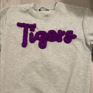 LSU Gray and Purple Sweatshirt. Women’s Small